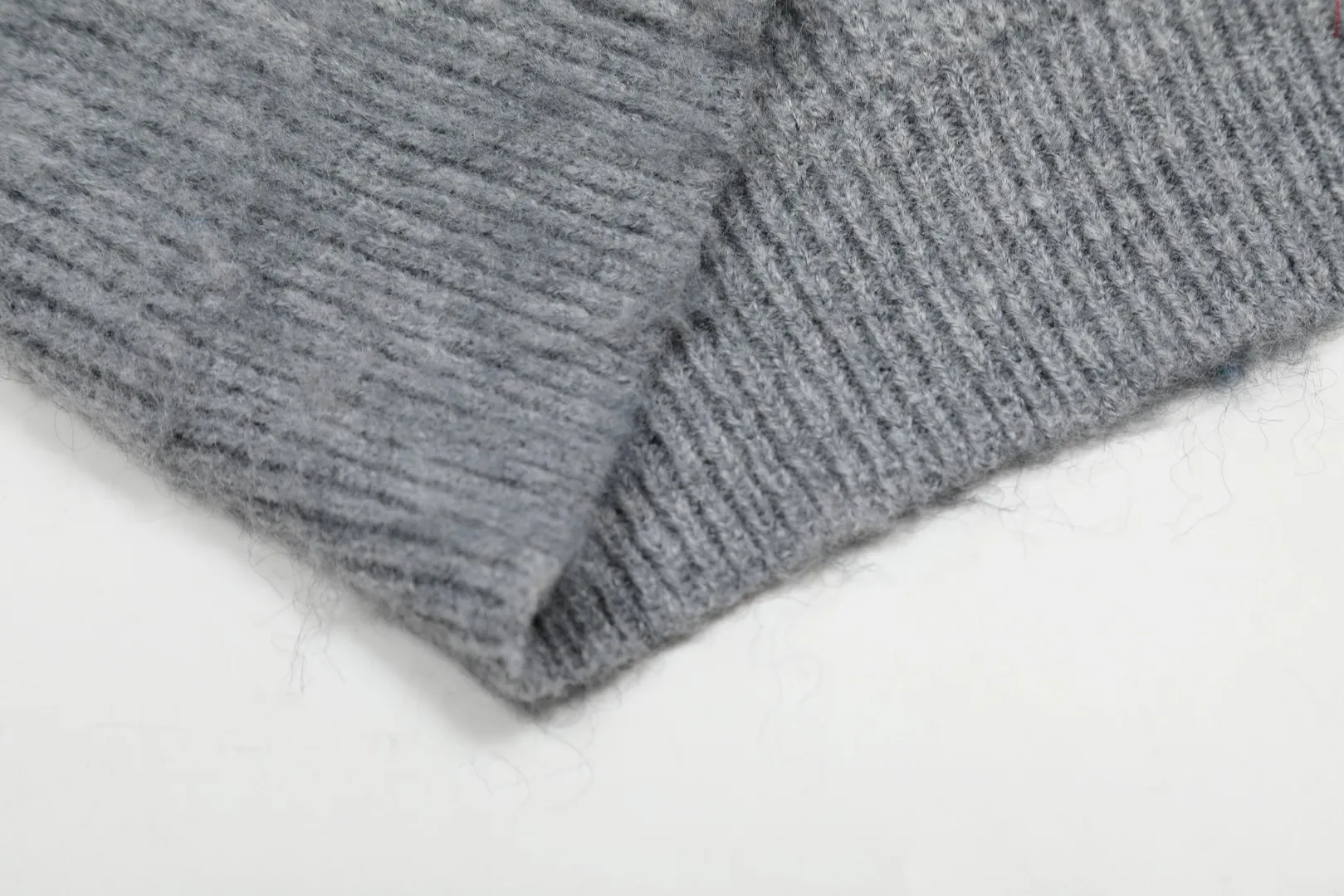 VIVI145# vivienne west wood 25 spring new three-color wool embroidered design cardigan Size: 1 yard (90-110 pounds) 2 yards (110-130 pounds) 3 yards (130-150 pounds) Color: gray yellow pink